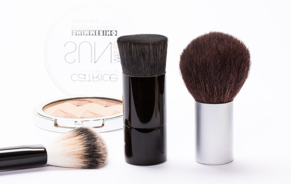 foundation brushes and cream